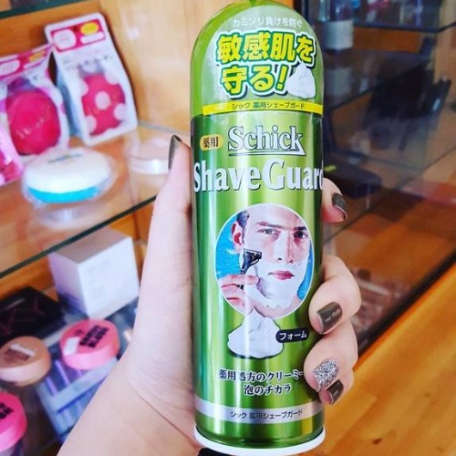 Bọt cạo râu Schick ShaveGuard 415g - Nhật Bản