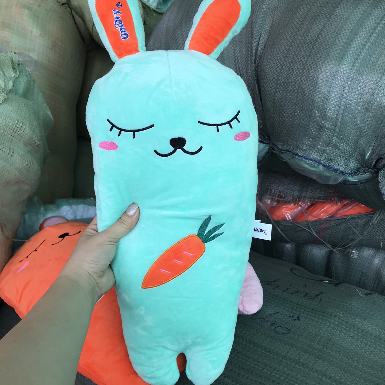 Gấu bông hình cà rốt xinh xắn