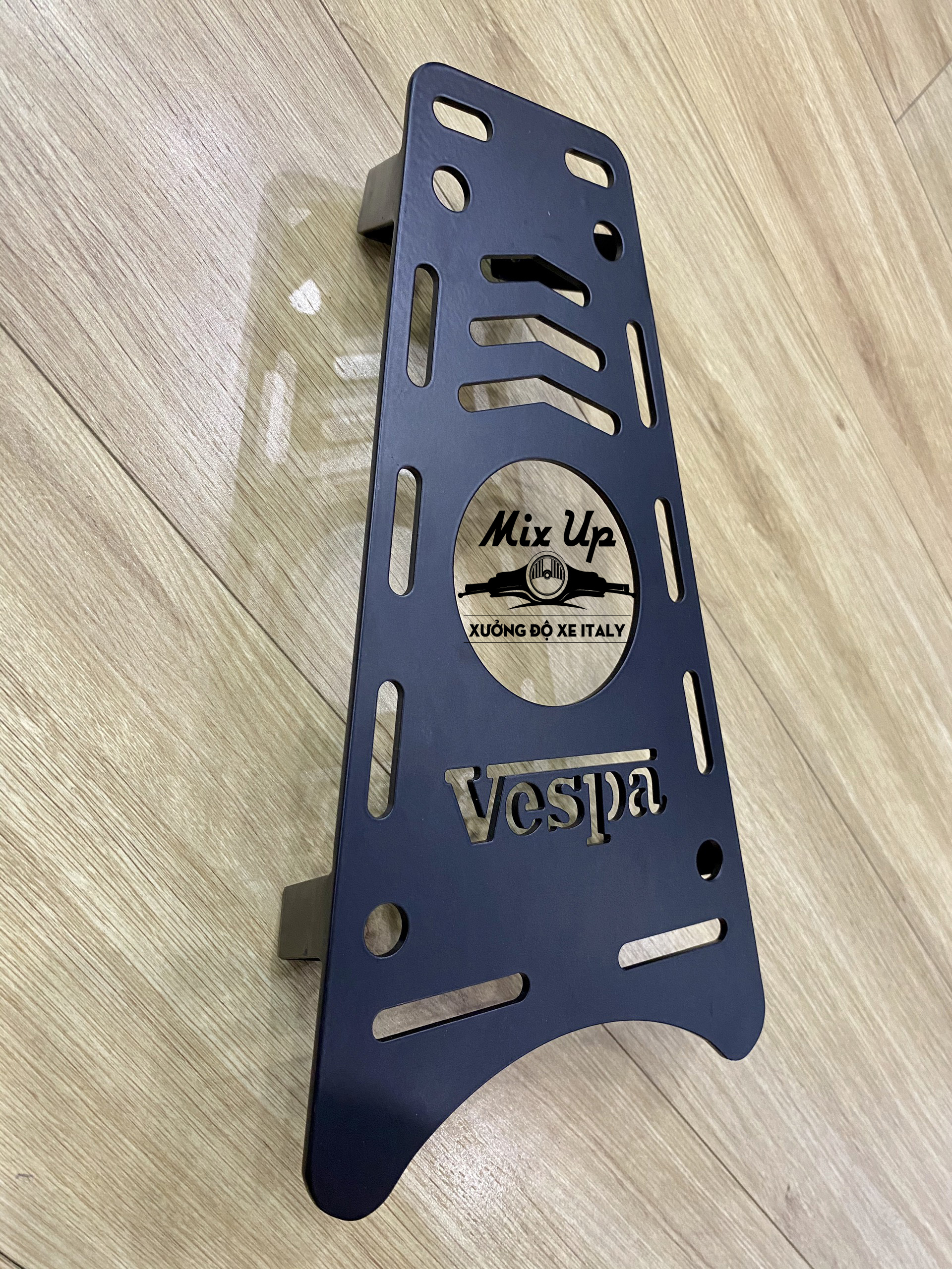 BAGA GIỮA SÀN KIỂU MỚI CHO DÒNG XE VESPA