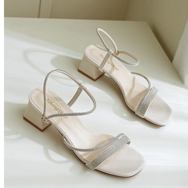 Giày sandal gót vuông 5p quai xoàn ngang chéo hông