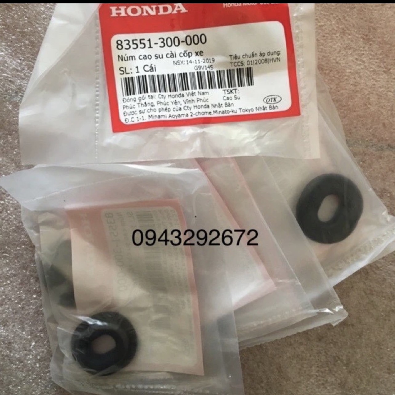 Cao su giữ cốp Dream/wave ( 1 cái ) Honda (83551300000)