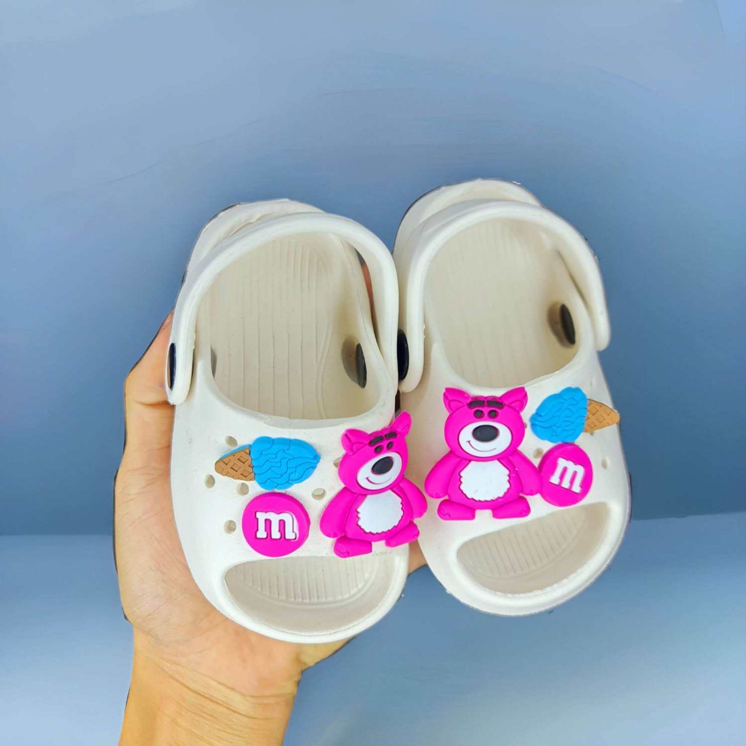Dép bánh mì cho bé trai bé gái siêu nhẹ tặng kèm hình ngẫu nhiên cute MI