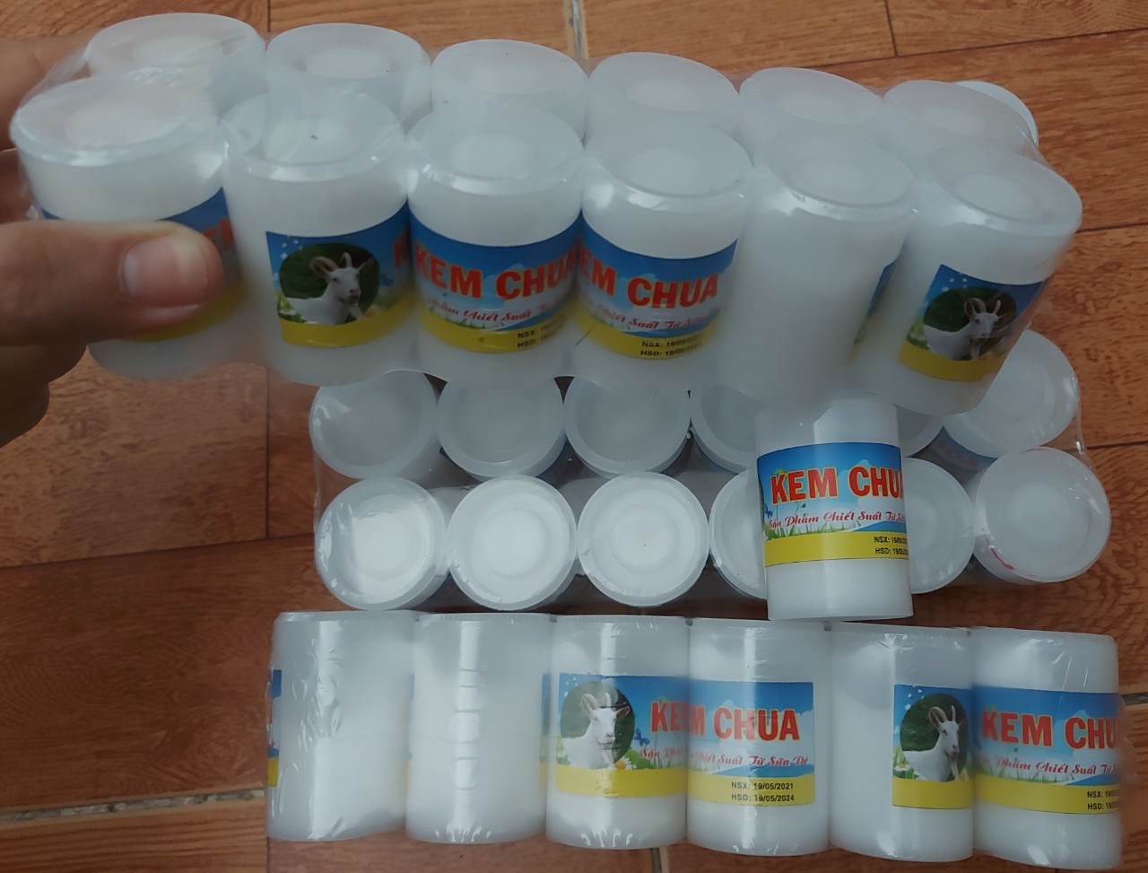 sỉ lố 12 hũ kem chua trắng da