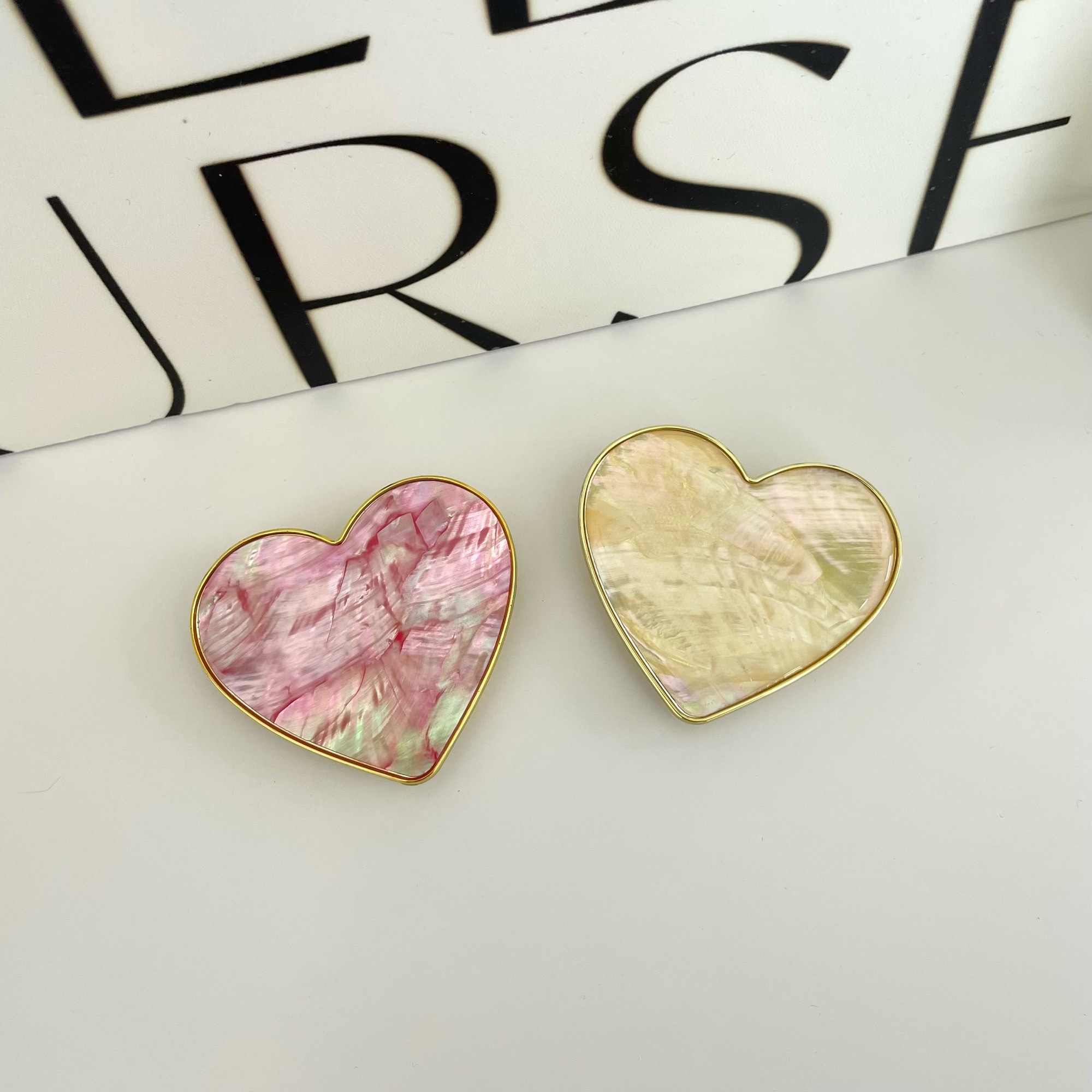 Giá đỡ điện thoại trái tim Modleaf Heart griptok Hàn Quốc
