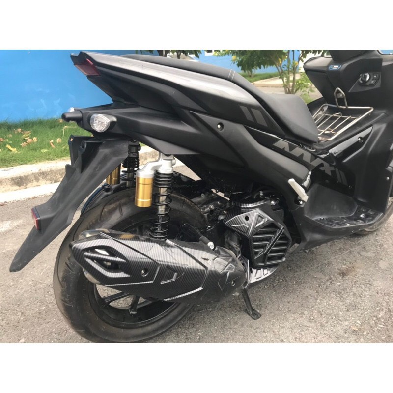 Ốp quạt gió hay Ốp két nước nhựa màu cacbon xe NVX 155 đời 2017 đến 2020 và 2021 đến 2024. Giá chưa kèm theo phụ kiện