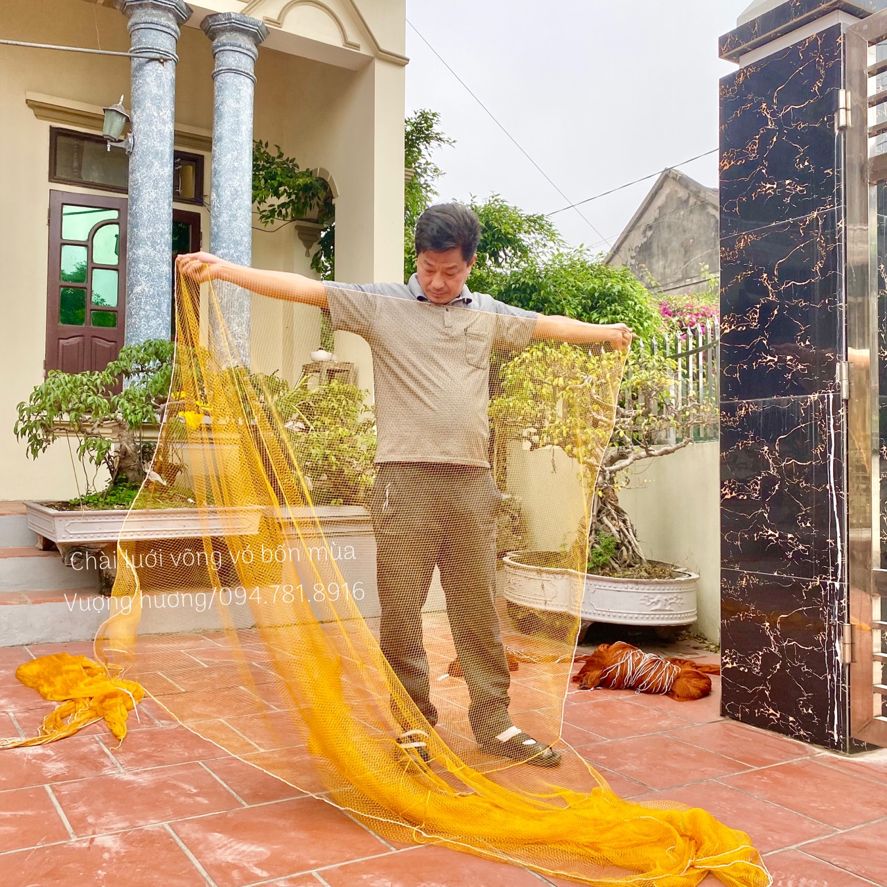 Lưới đánh cá mắt mau màu vàng cạnh 2m8x2m8