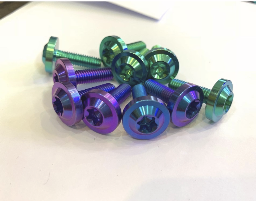 Ốc 6li20 dù to Titan Gr5 cao cấp bắt dè trước sau Ex150