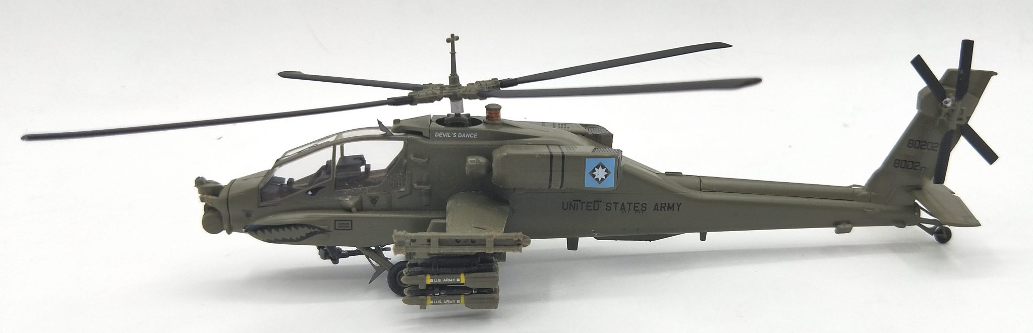 Mô hình máy bay AH-64 Apache