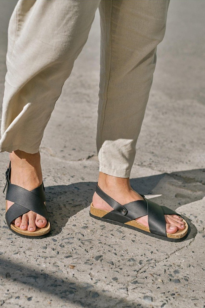 Giày Sandal đế trấu Unisex quai chéo da pu đen