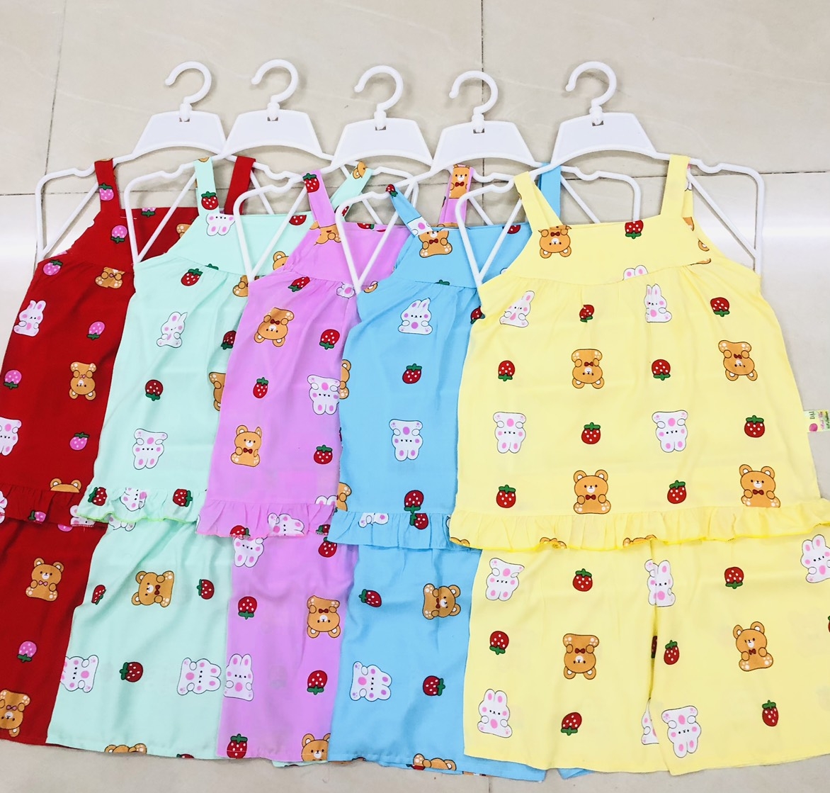 Đồ Bộ Tole Hai Dây Bé (22-26kg) (giao màu ngẫu nhiên)