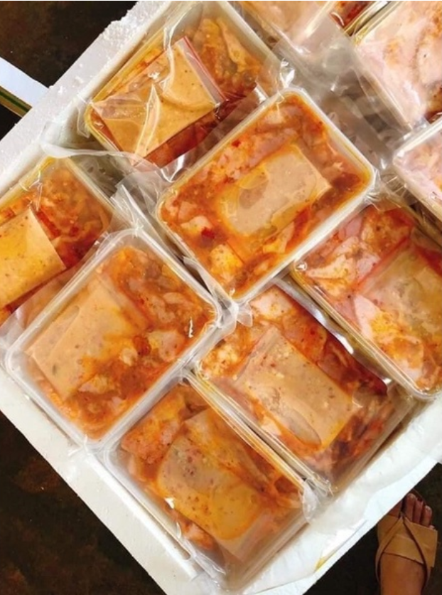 Vú heo ướp sẵn hộp 500g