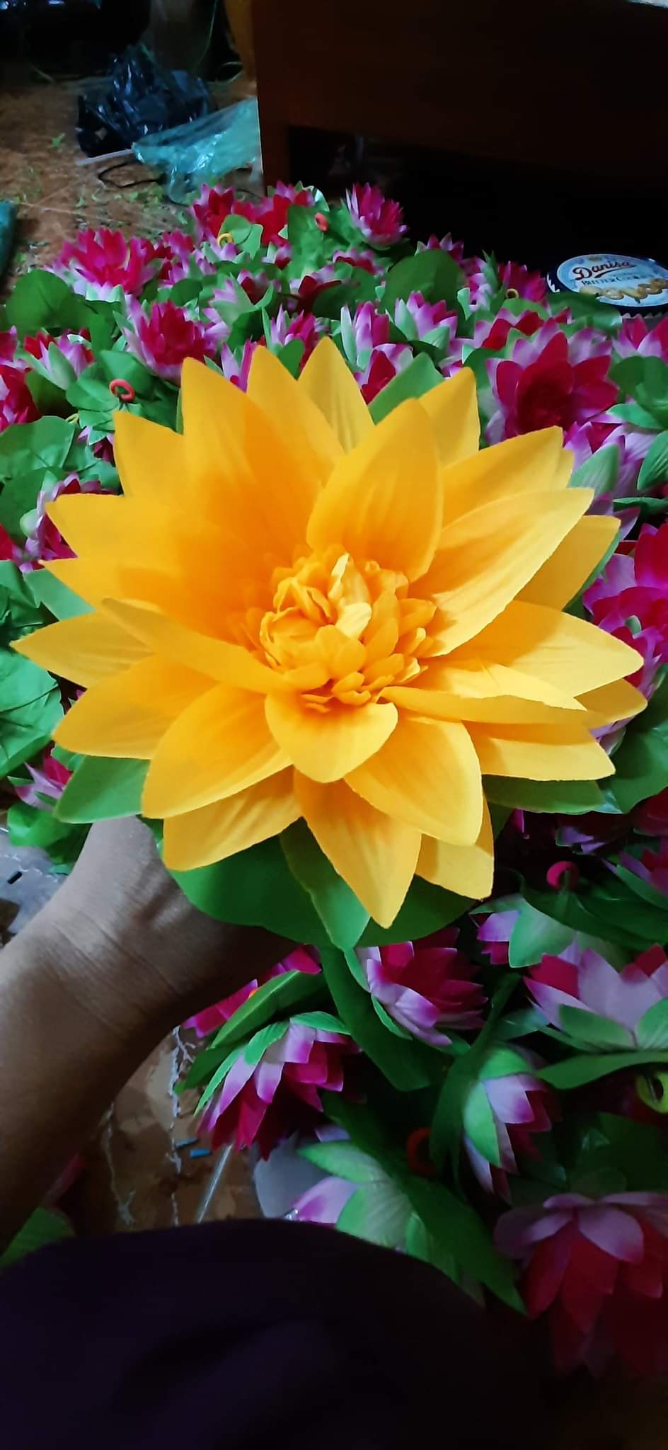Hoa múa hướng dương lụa có đính thun