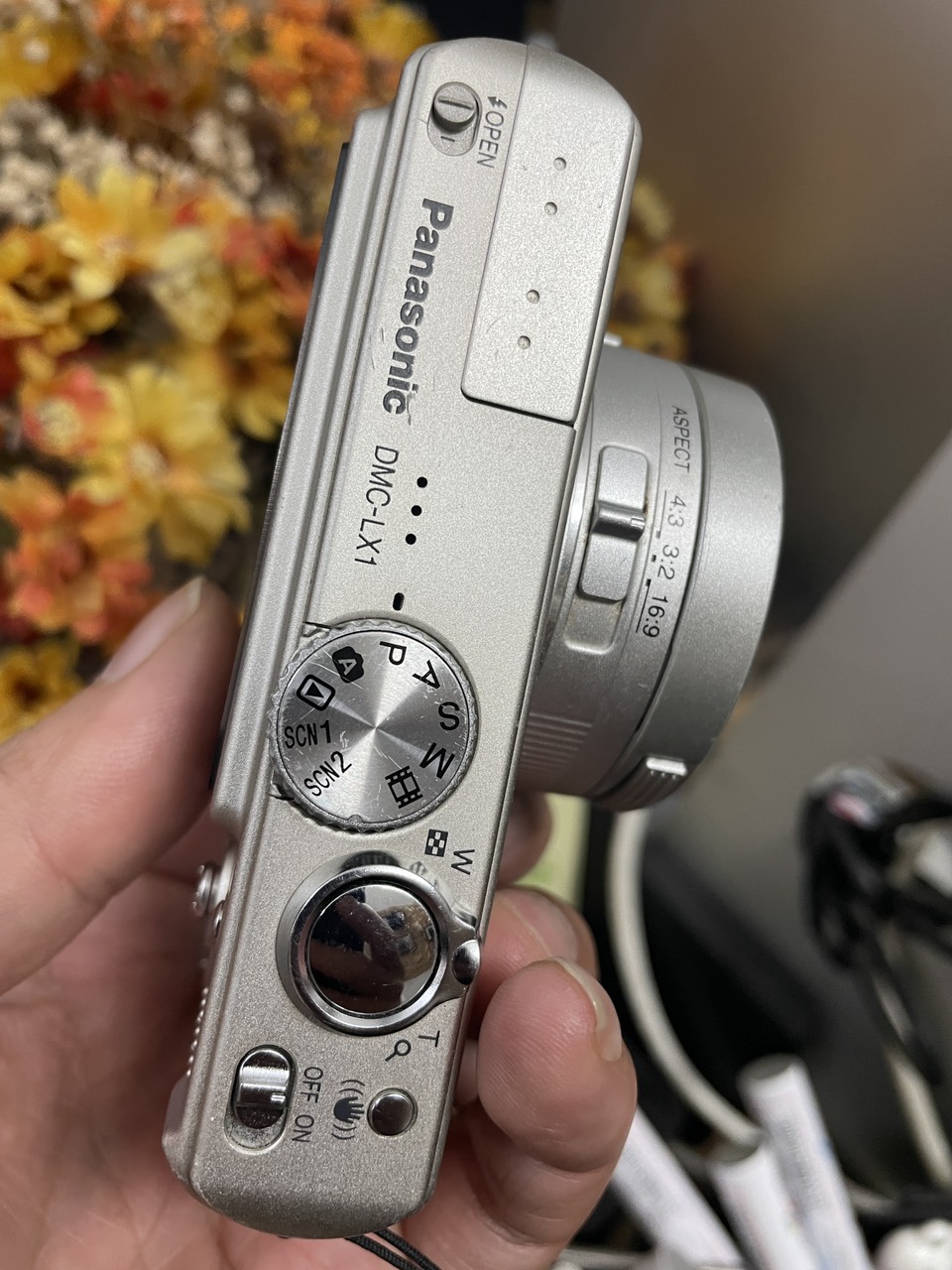 Máy ảnh du lịch Lumix DMC LX1 cổ điển và đẹp