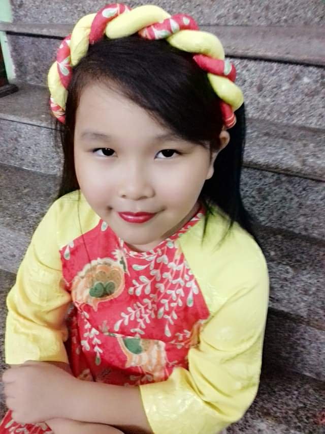 Mấn đội áo dài handmade