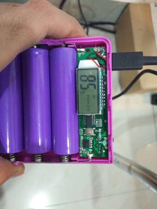8Cell Backup Charging Box - Box-Den