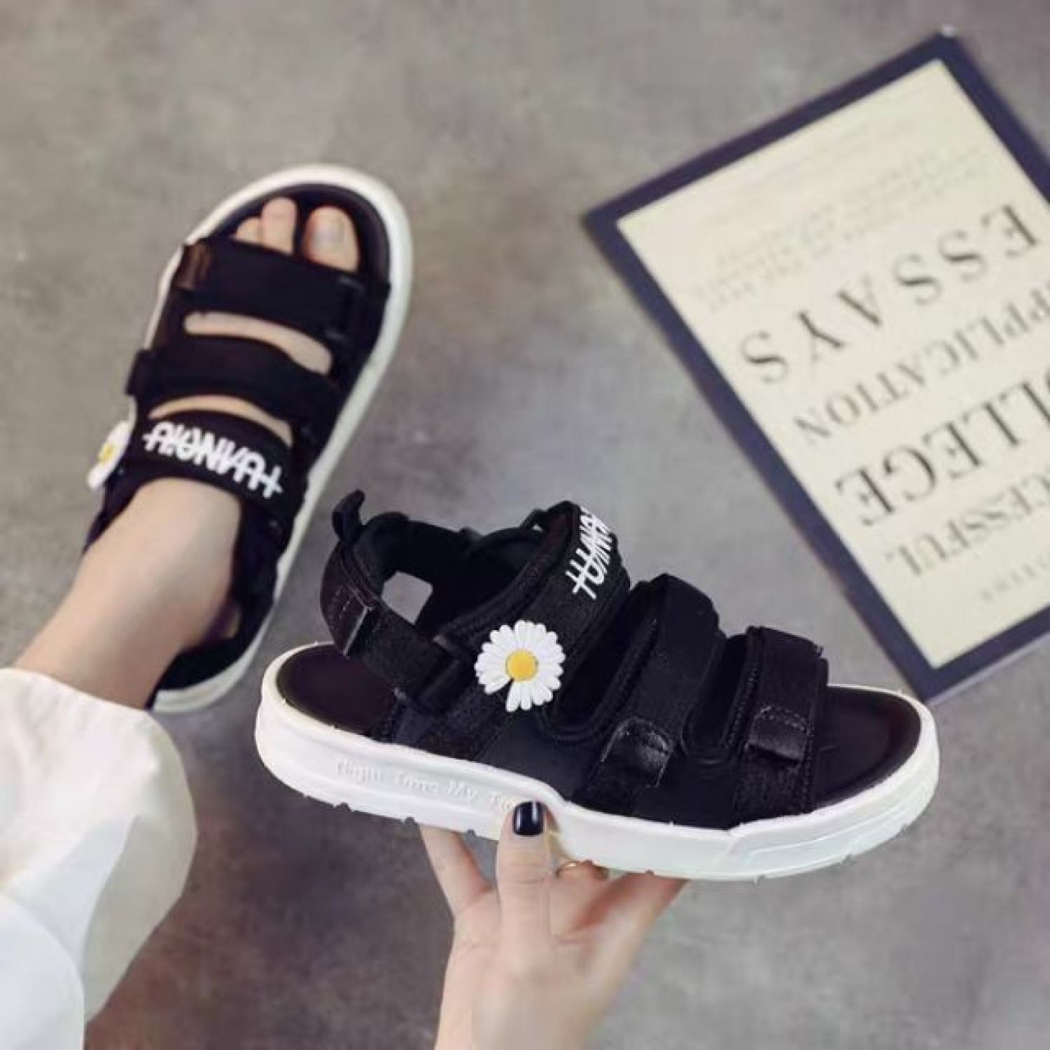 Sandal nữ hoa cúc xinh xắn