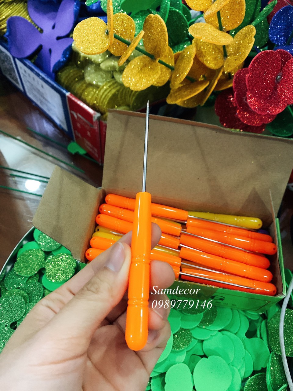 QUE VUỐT CÁNH HOA, uốn cánh hoa