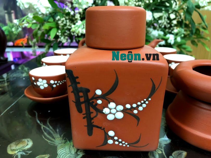 Ấm chén tử sa Bát Tràng họa tiết đào AC58