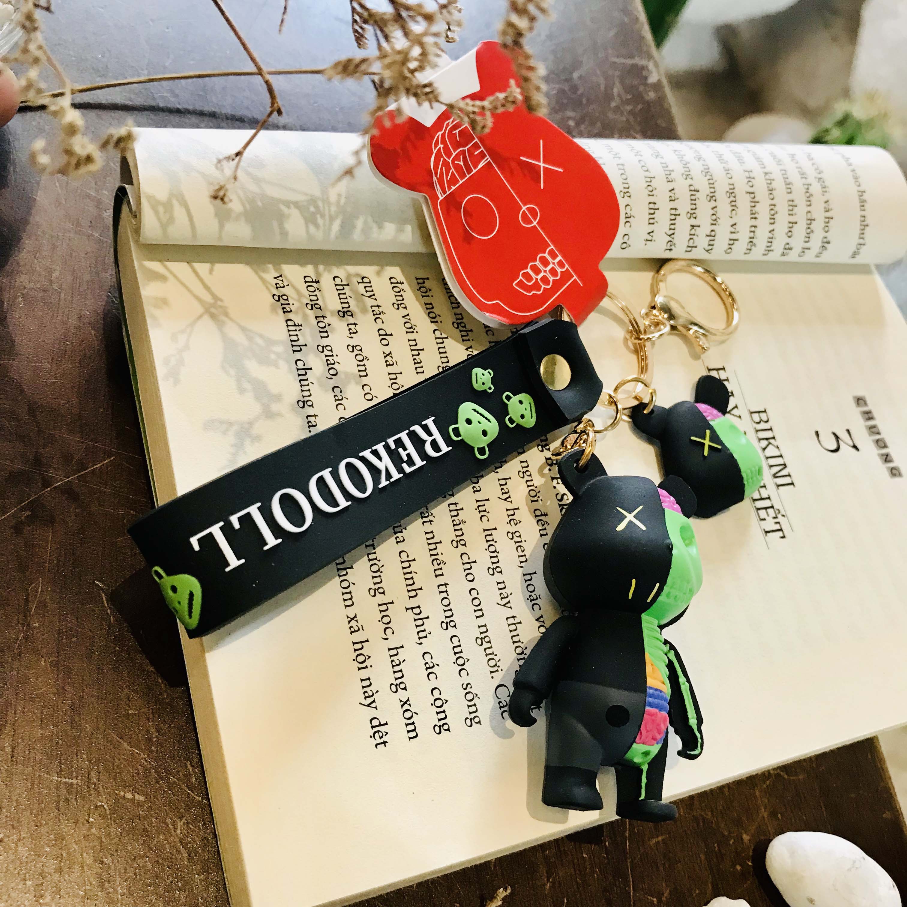 Móc khóa Gấu KAWS SIÊU CHẤT - đen xanh