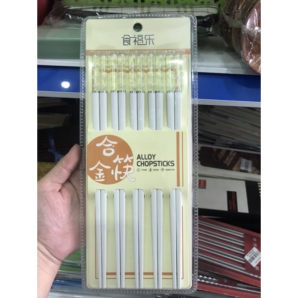 Vỉ 5 Đôi Đũa Nhựa Kháng Khuẩn Nhật Bản, Đũa Gắp, Đũa Ăn Cơm Dày Dặn, Mẫu Mã Đẹp, An Toàn | MTA-MART