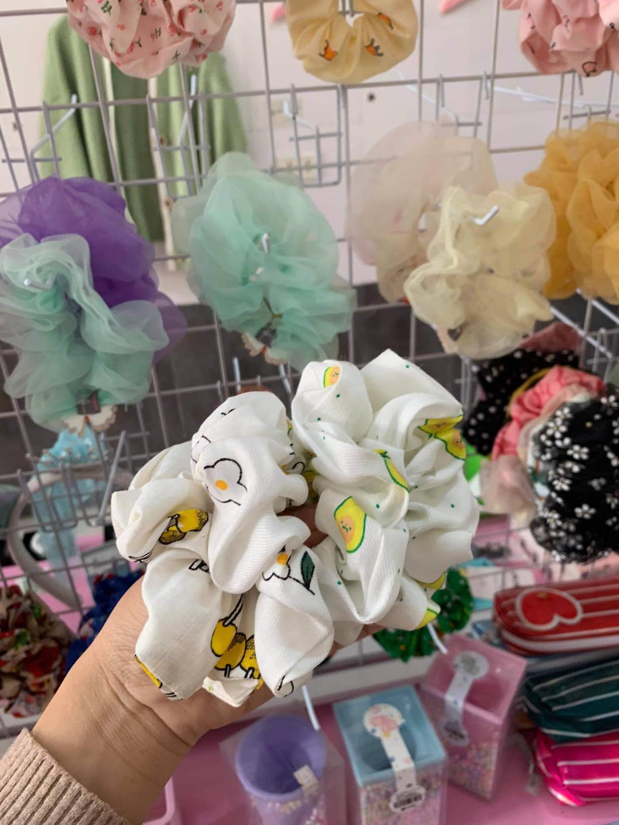 Cột tóc Scrunchies dễ thương nhiều mẫu 😍