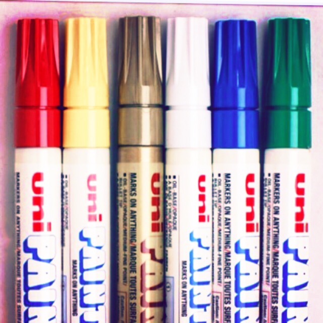 Bút sơn công nghiệp/bút Uni Paint Marker PX-20 nét lớn 2,2-2,8mm