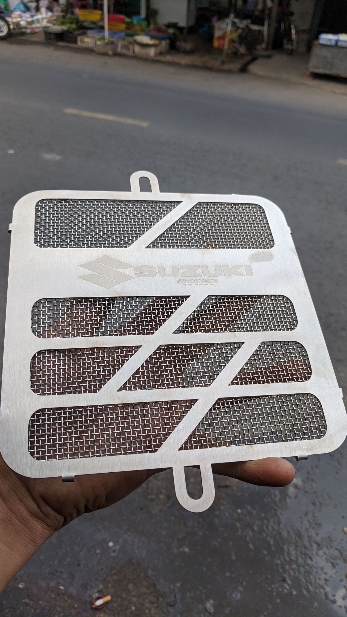 che két nước RAIDER FI, SATRIA lưới inox