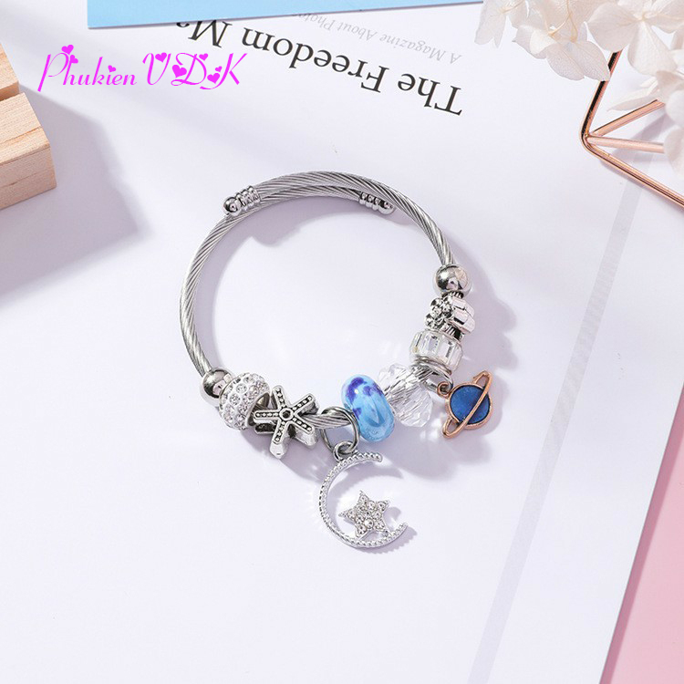 Vòng tay không gỉ hình ngôi sao mặt trăng đính hạt