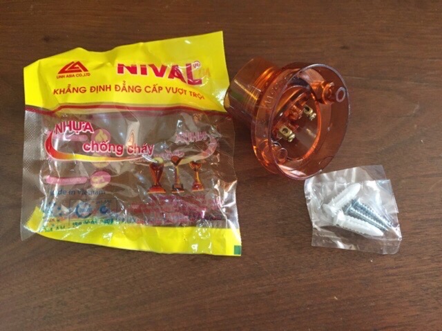 đui chui gắn bóng đèn chéo gắn tường Nival E27
