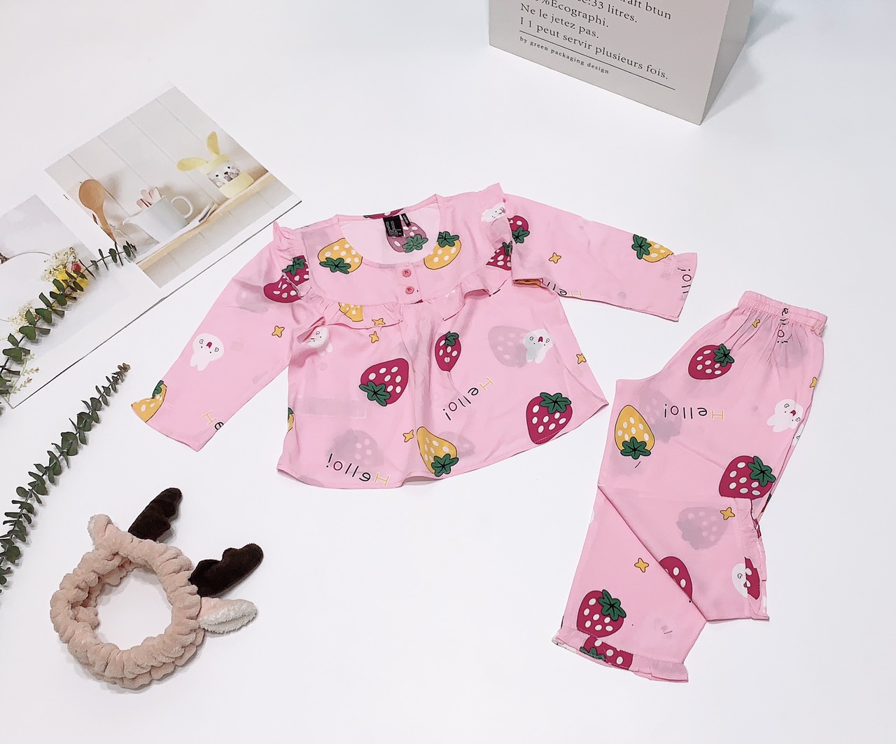Bộ dài cổ sen bé gái