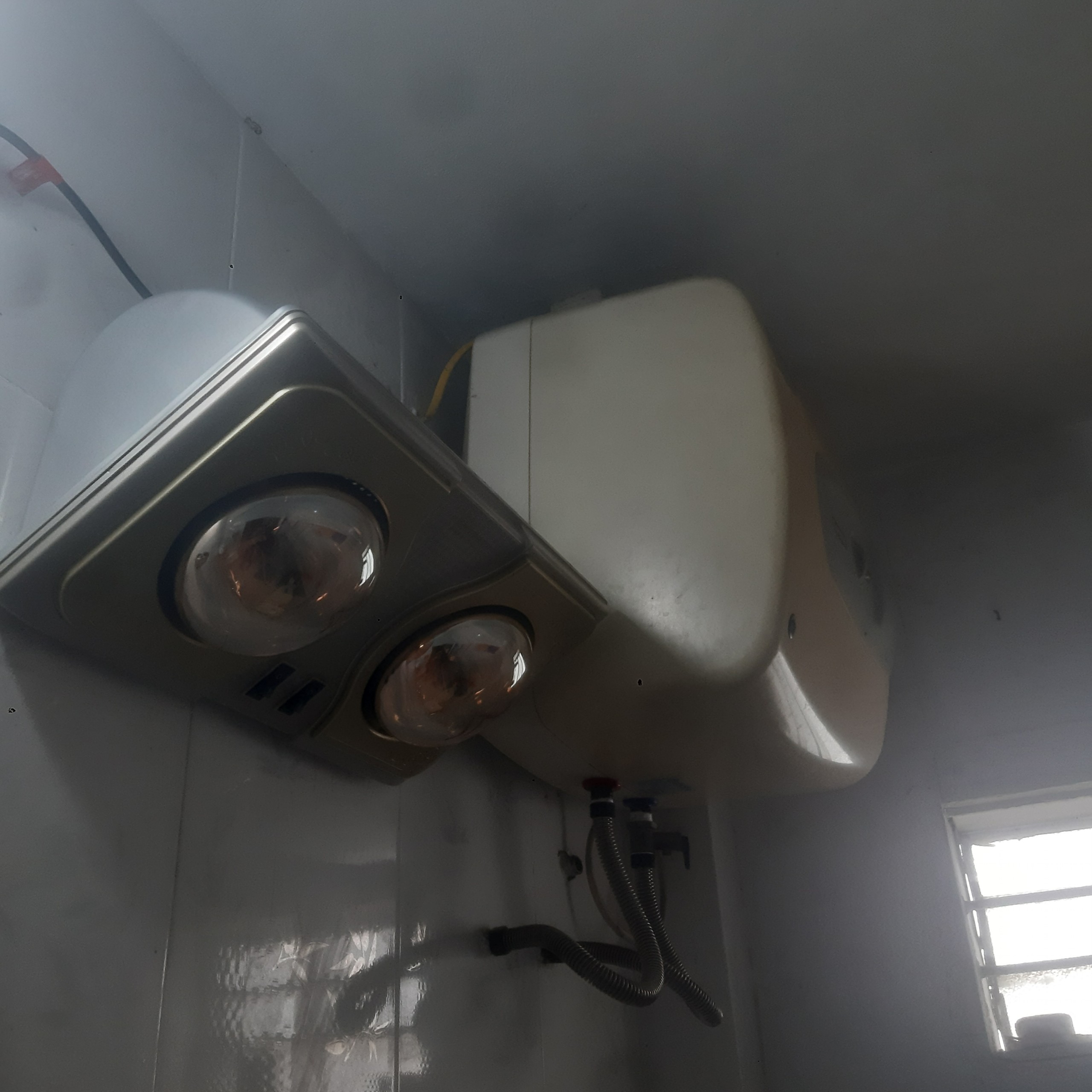 Đèn sưởi Kottmann 2 bóng vàng K2B-H
