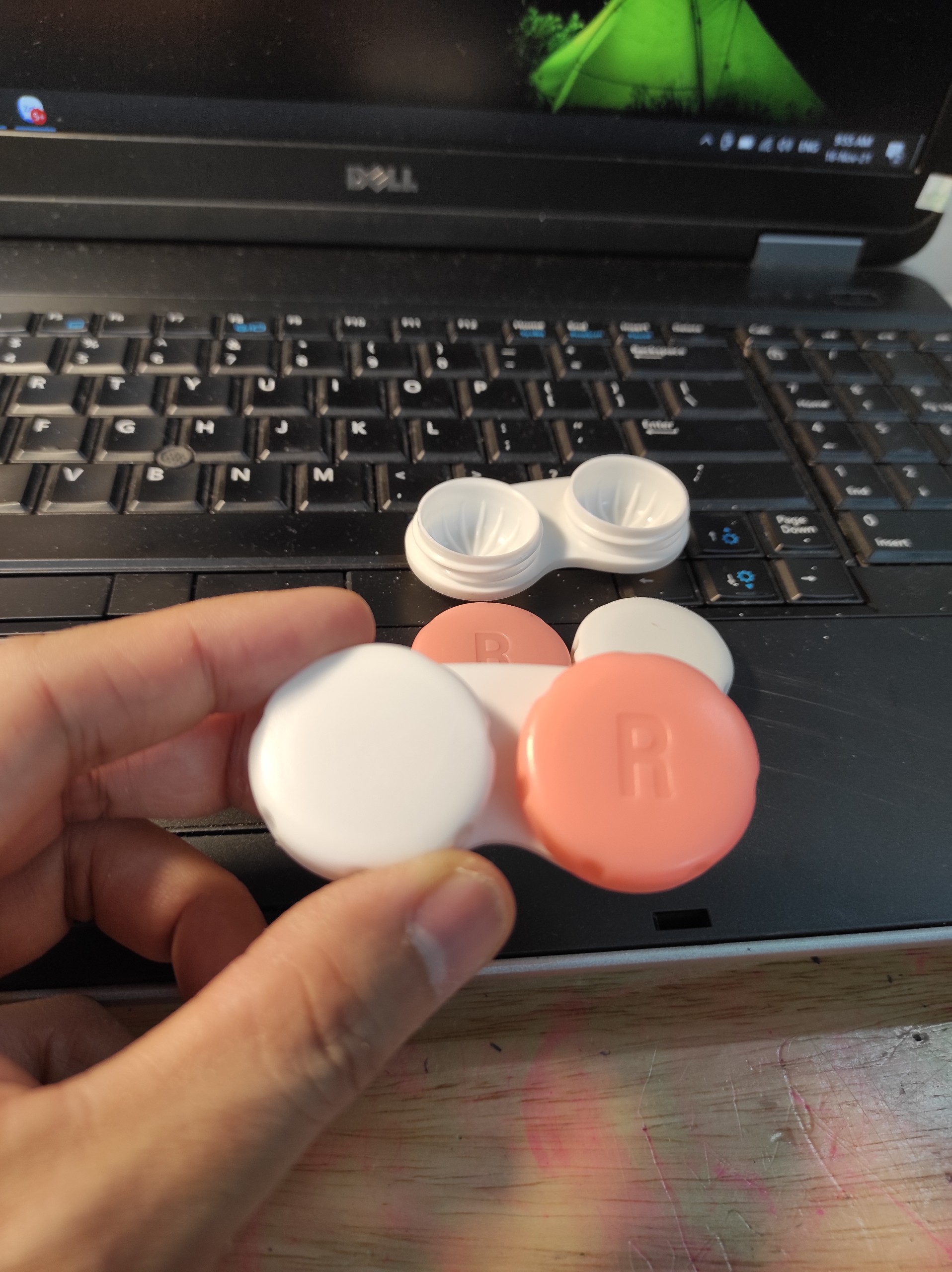Khay đựng kính áp tròng bằng nhựa an toàn ( Lens case - Contact lens case)