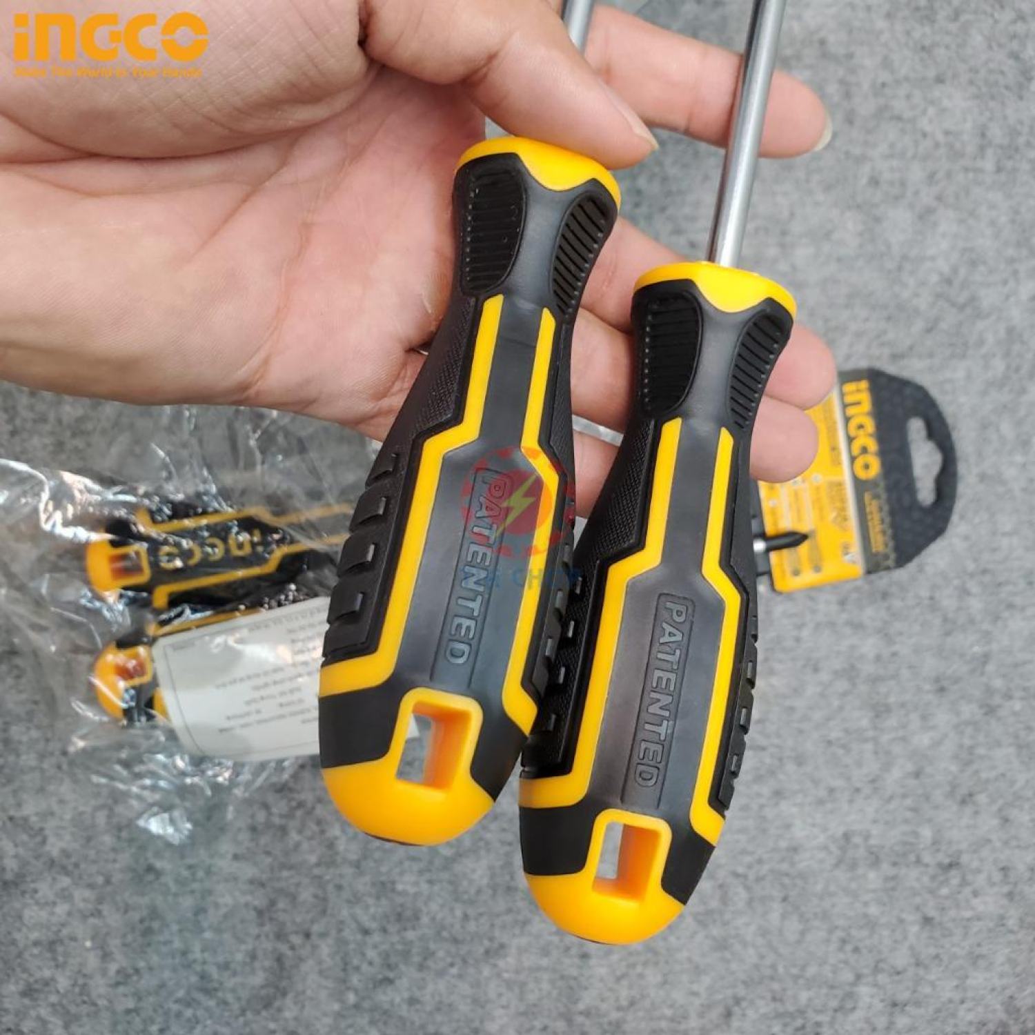 Bộ 2 tua vít dẹp và bake INGCO HKSD0248