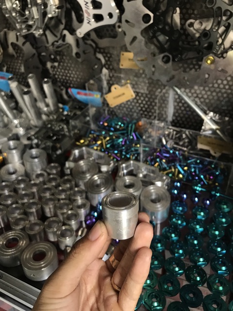 [HCM]tiêu nhôm cnc gắn cho lon cbr