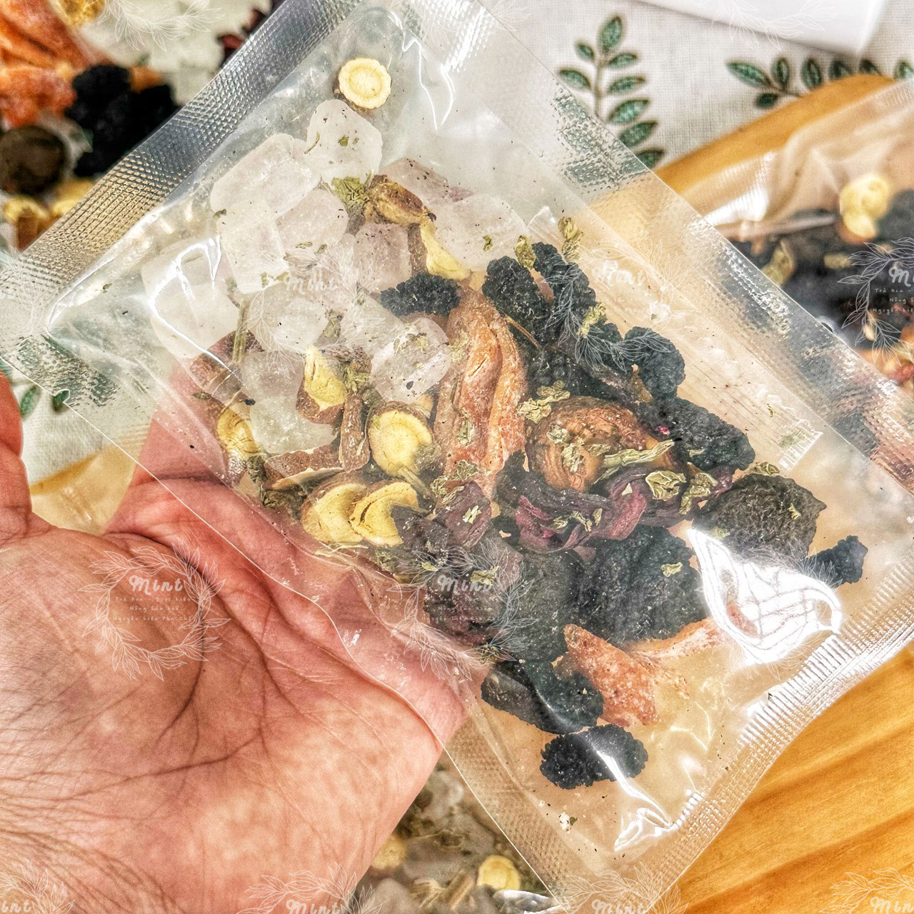 Trà Mơ Bát Bảo 8 Vị (Trà Bát Bảo Lường Xá) - Hộp 5 Set