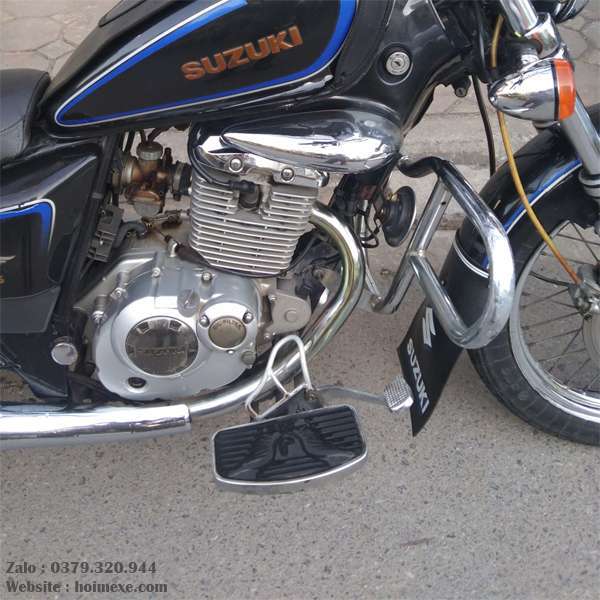 Suzuki Gz125 Rear Footrest Pair