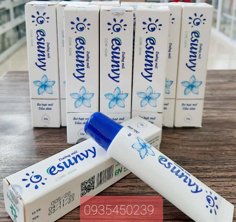 KEM DƯỠNG MÔI ESUNVY