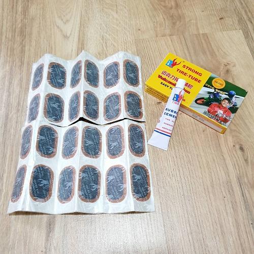 Hộp 24 Miếng Keo Dán Vá Xe Máy Tặng 1 Miếng Chà Nhám