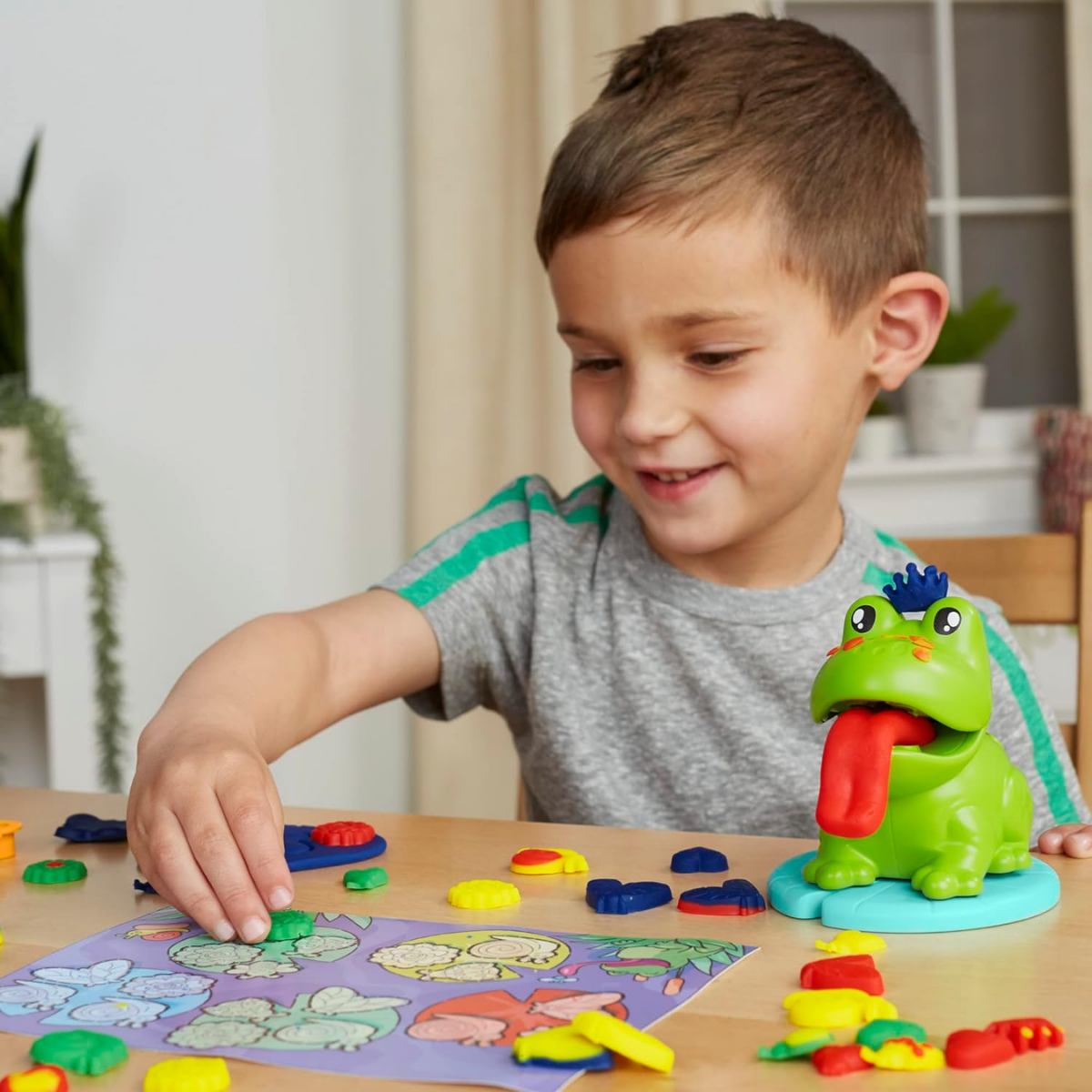 Bộ Đồ Chơi Đất Nặn Với Ếch Con Play-Doh F6926