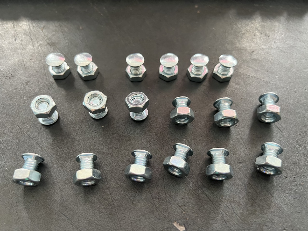 Combo Ốc bắt kệ sắt V lỗ đa năng