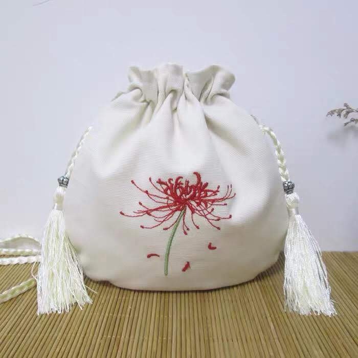 Balo cổ trang thêu hoa bỉ ngạn