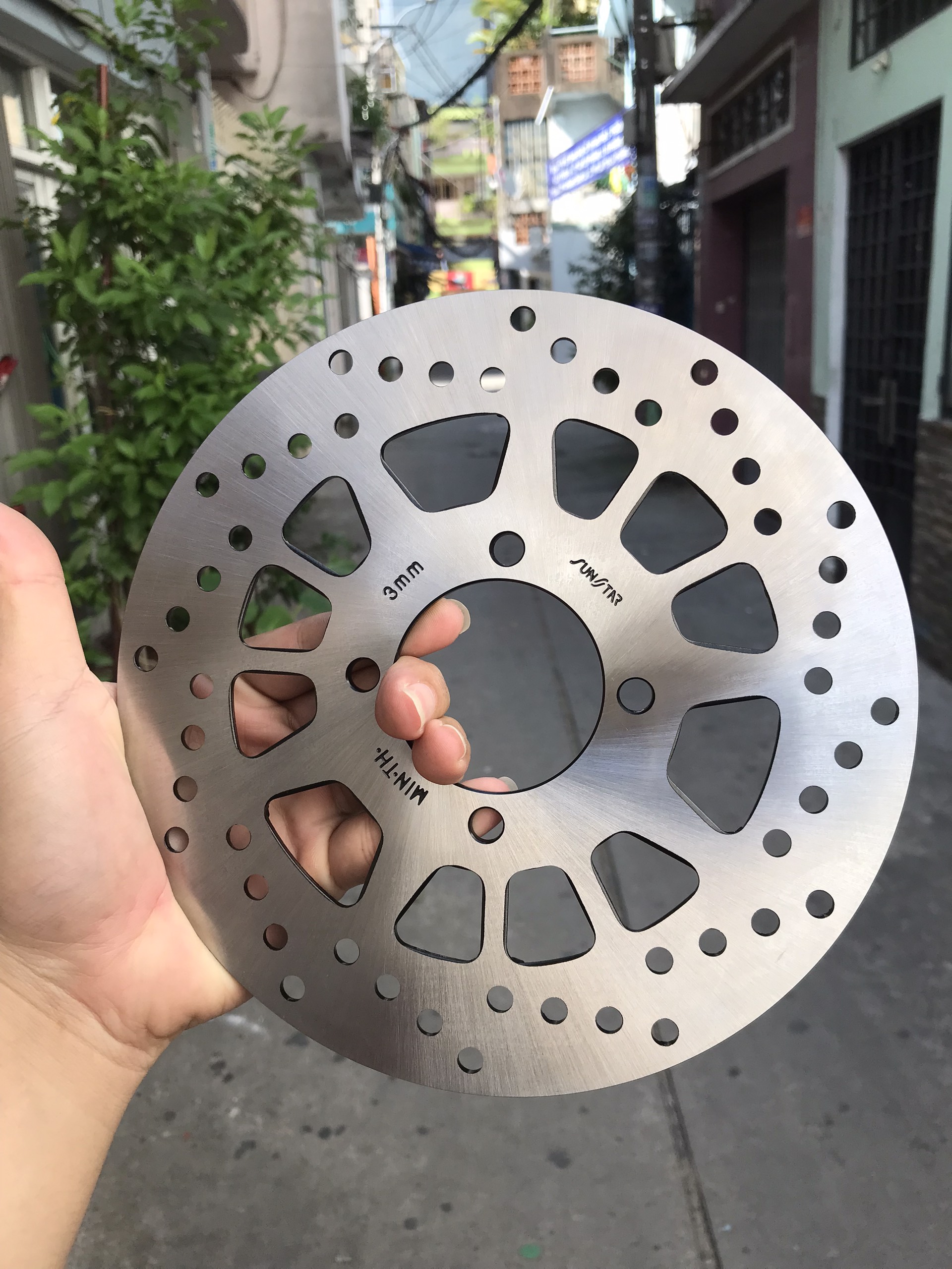 Đĩa trước Sirius, Đĩa Sirius Exciter 135