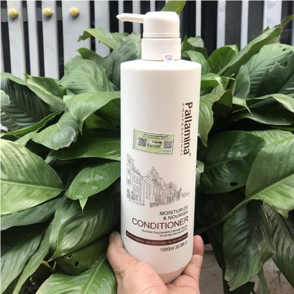 Pallamina Moisturize & Smooth Collagen Conditioner restores super-smooth hair 1000ml