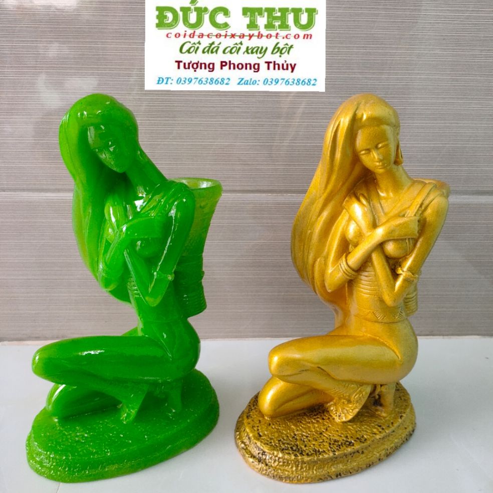 Tượng cô gái vùng cao