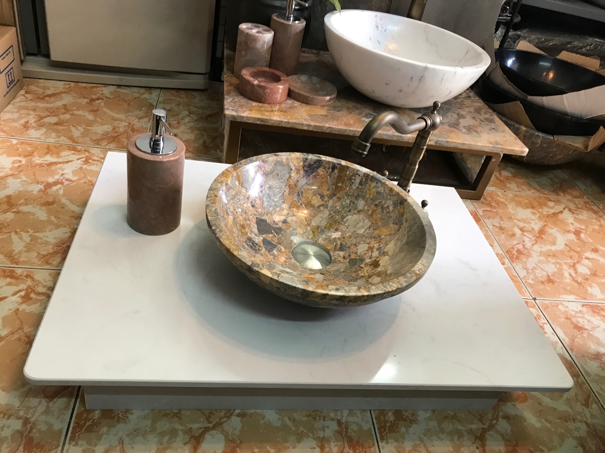 Lavaba đk 33 cm đá tự nhiên