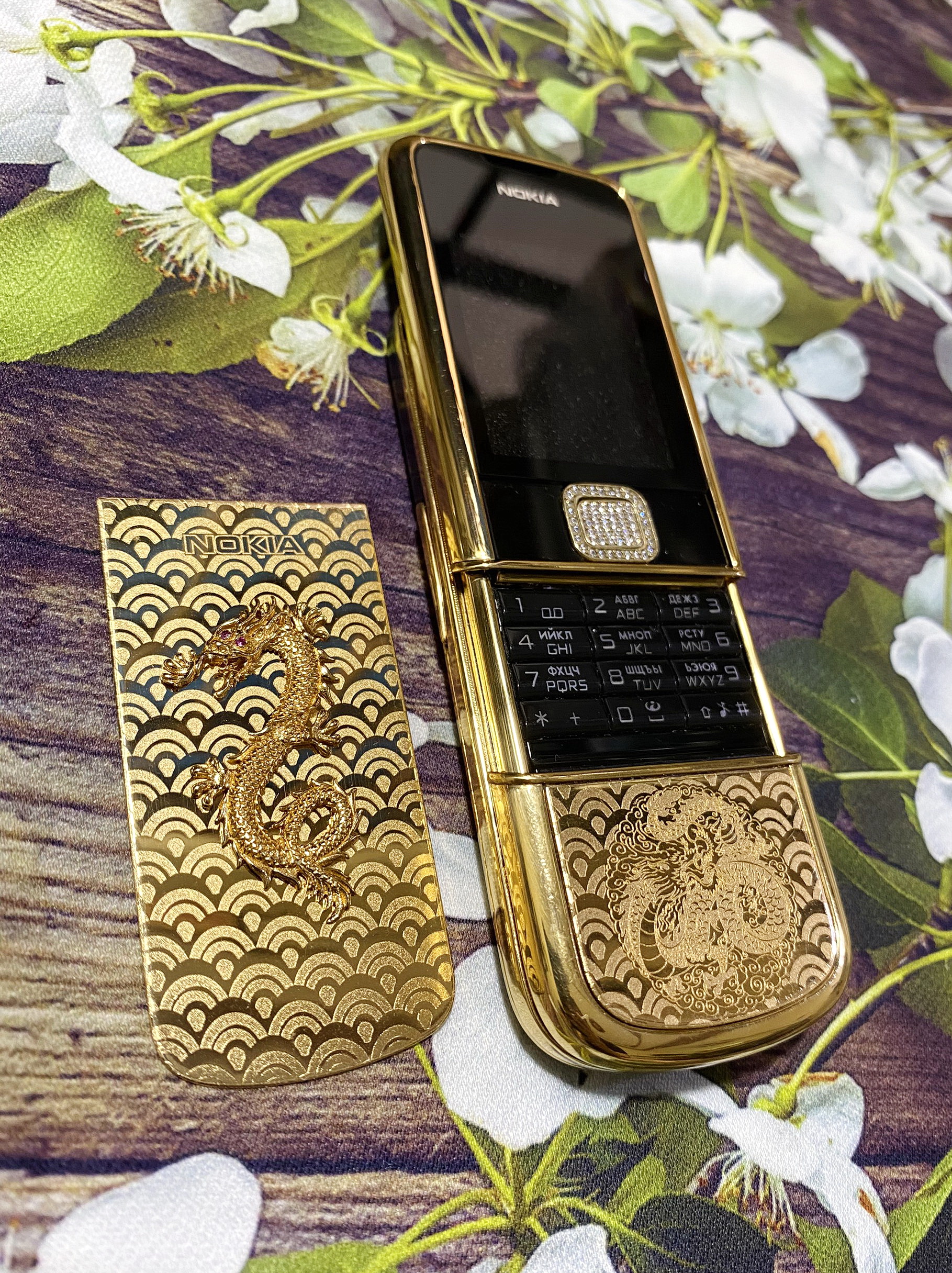 Miếng Dán Thay Da Nokia 8800 Arte Rồng 3D Mạ Vàng