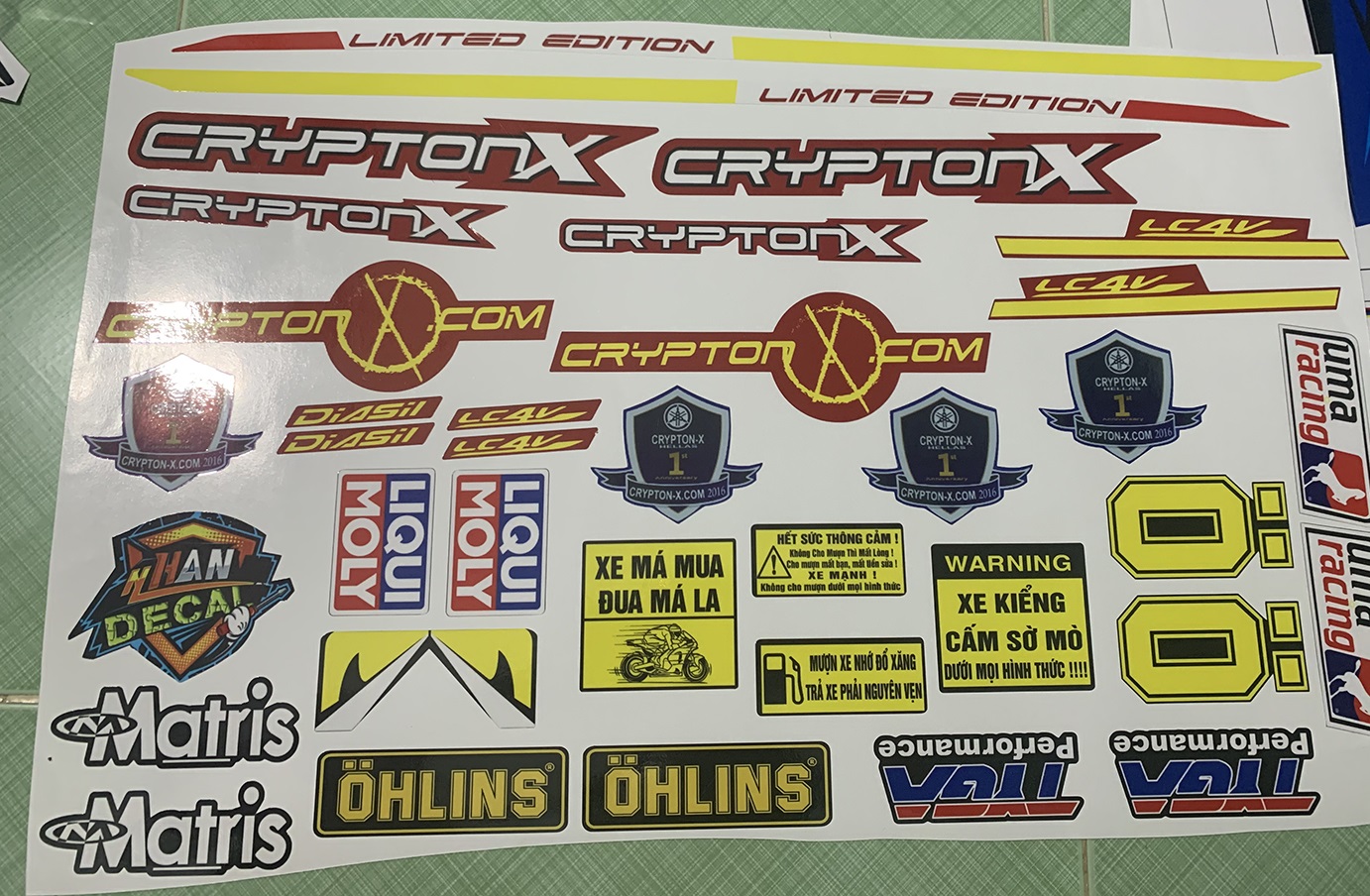 Tem exciter 2010 đỏ vàng Crypton