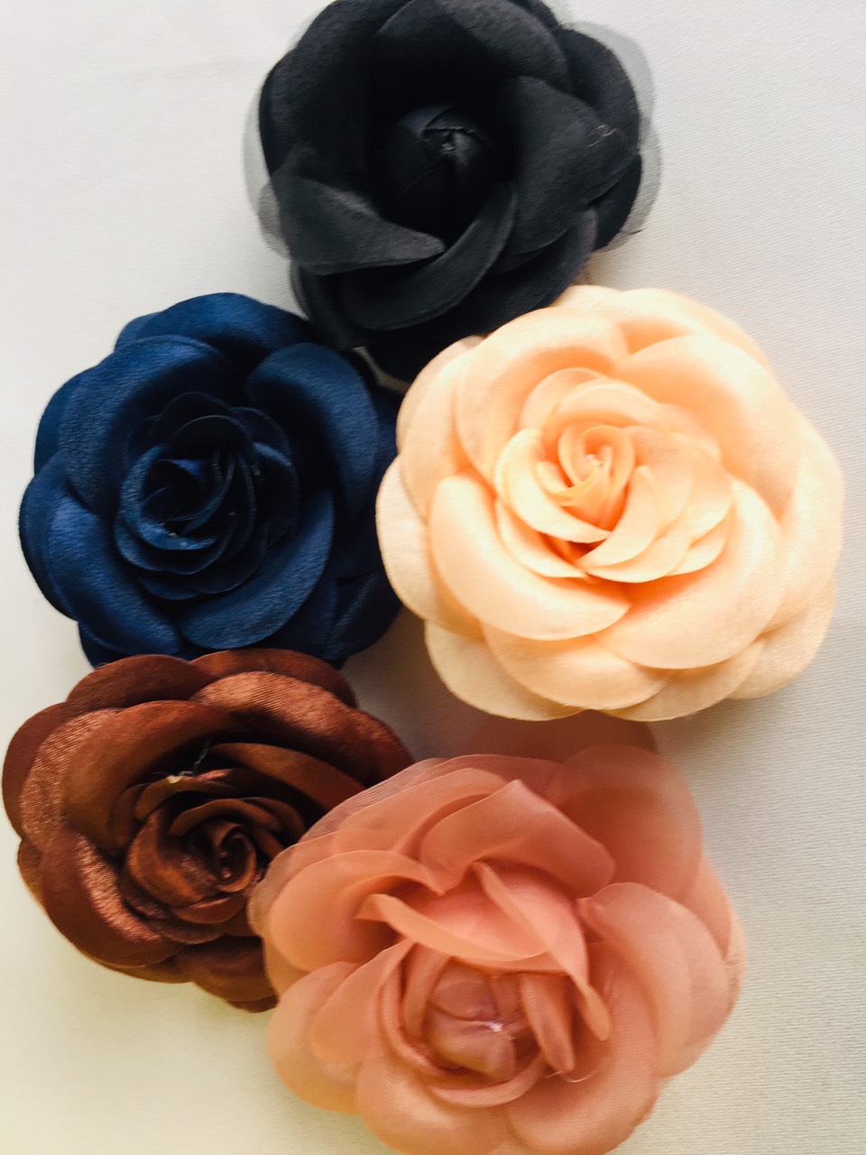 HOA CÀI ÁO HANDMADE - HOA VOAN CÀI ÁO