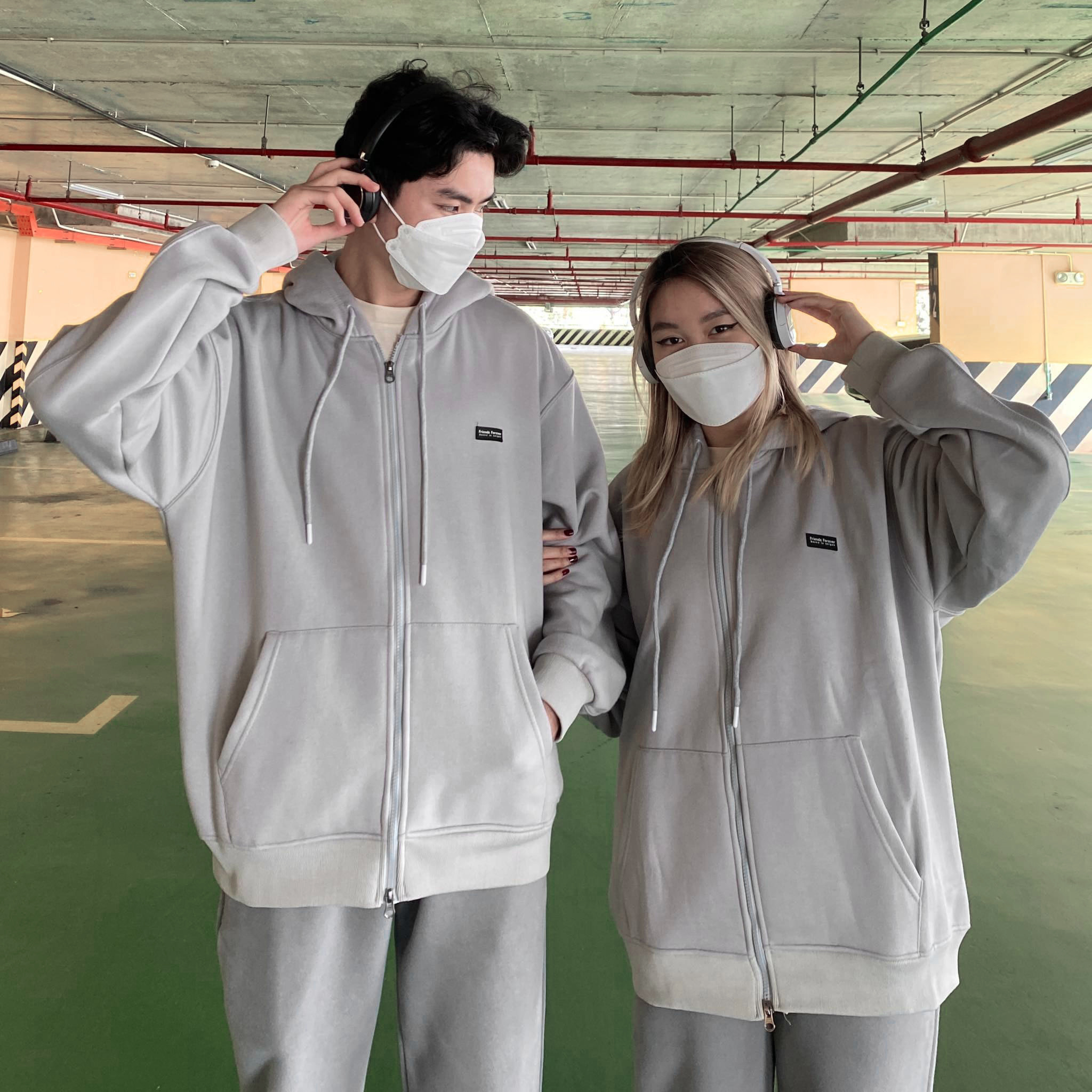 Áo Khoác OVERSIZE FRIENDSFOREVER ZIP HOODIE
