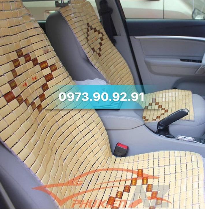 nệm lót ghế oto bằng chiếu trúc